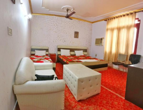 J C Guest House By WB Inn